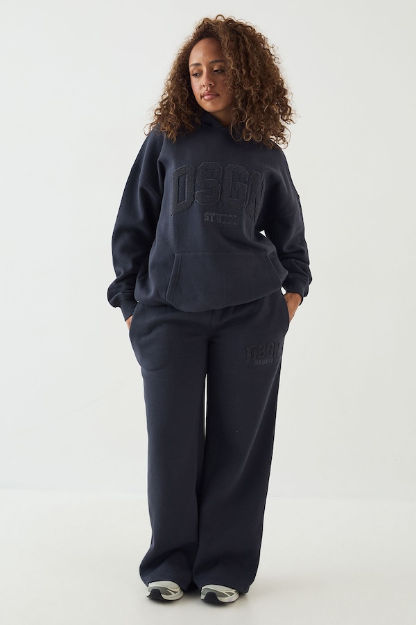 DSGN Studio DSGN Studio Towelling Applique Straight Leg Jogger Midnight