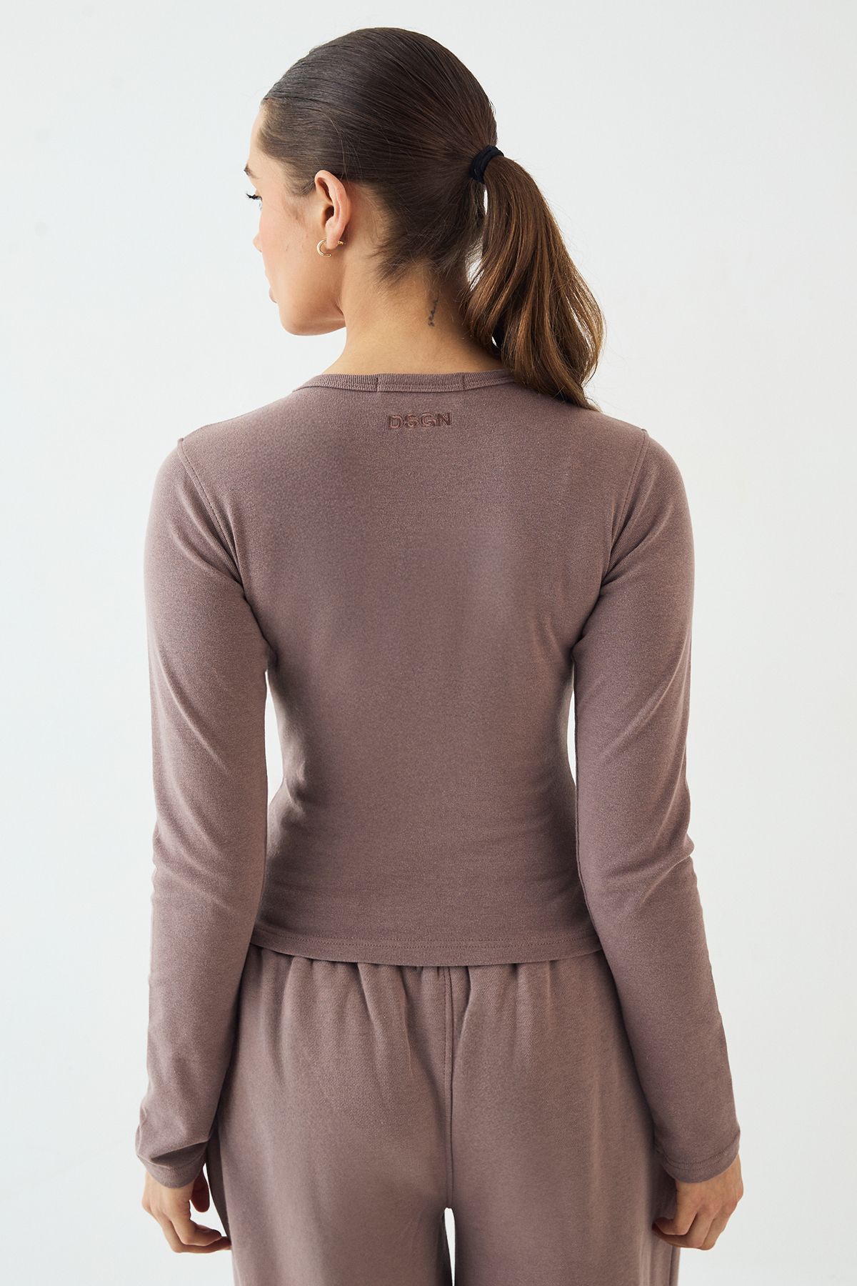 DSGN Studio DSGN Studio Crew Neck Long Sleeve Top Mocha image 2