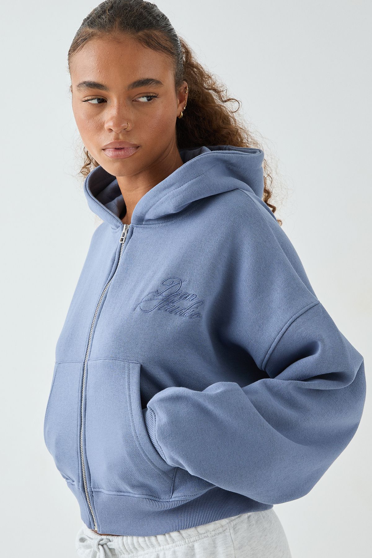 DSGN Studio DSGN Studio Contrast Script Boxy Crop Zip Through Hoodie Blue image 4