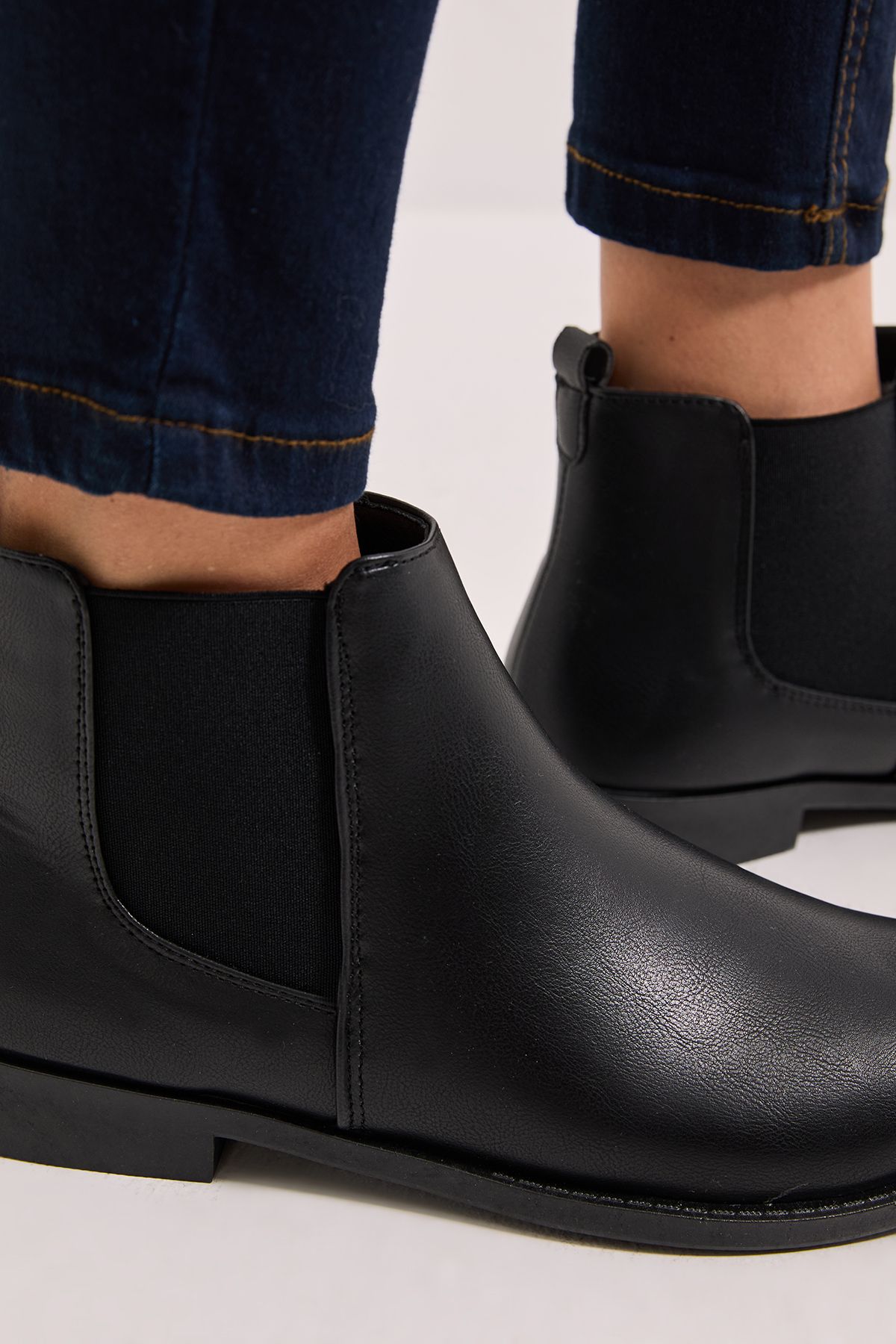 Dorothy Perkins Wide Fit Megs Flat Chelsea Boots Black image 4