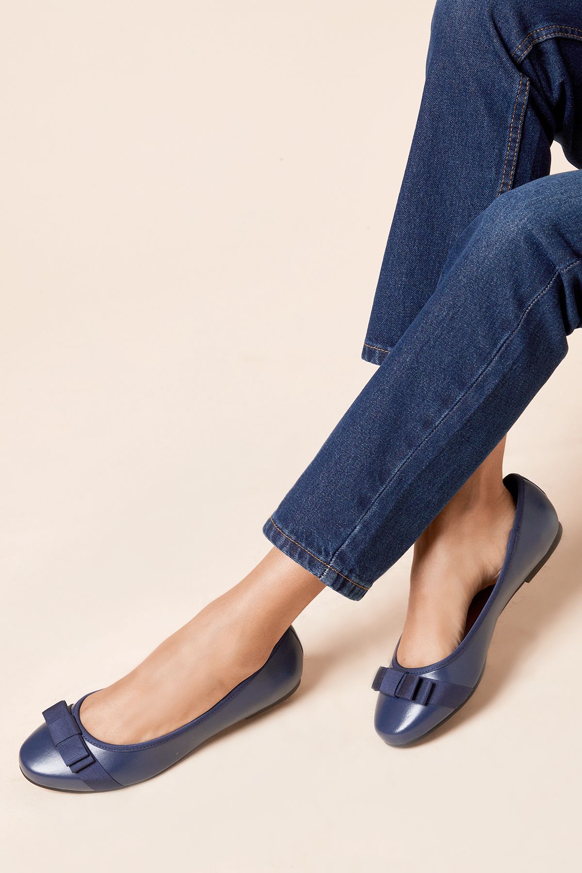 Dorothy Perkins Wide Fit Paris Bow Detail Ballet Pumps Navy image 1
