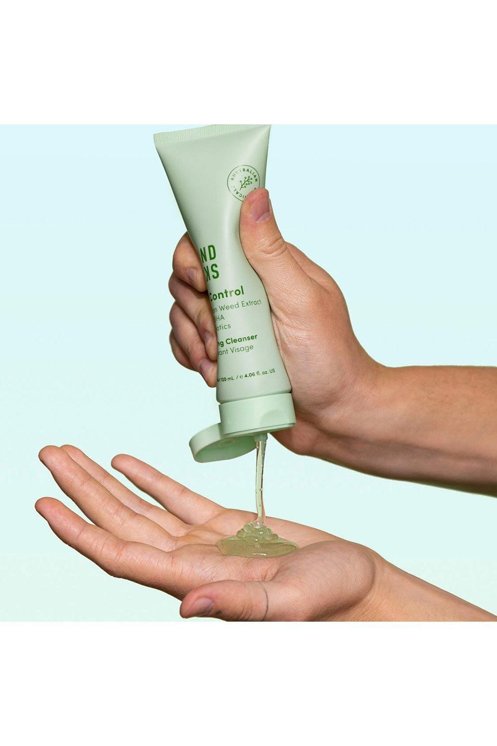 Sand & Sky Oil Control - Clearing Cleanser 120ml Multi image 3