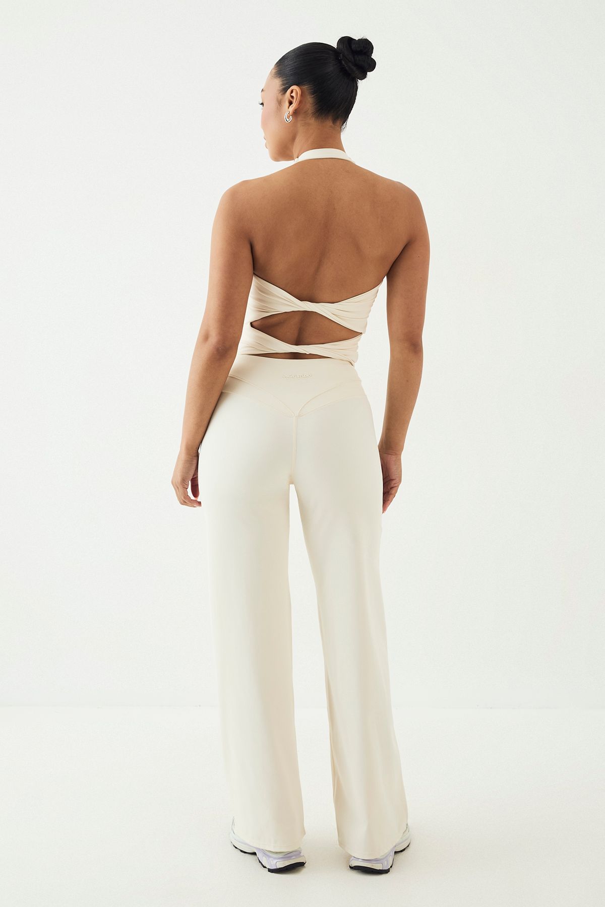 DSGN Studio DSGN Studio Ultra Sculpt Seam Detail Straight Leg Yoga Pant Cream image 2