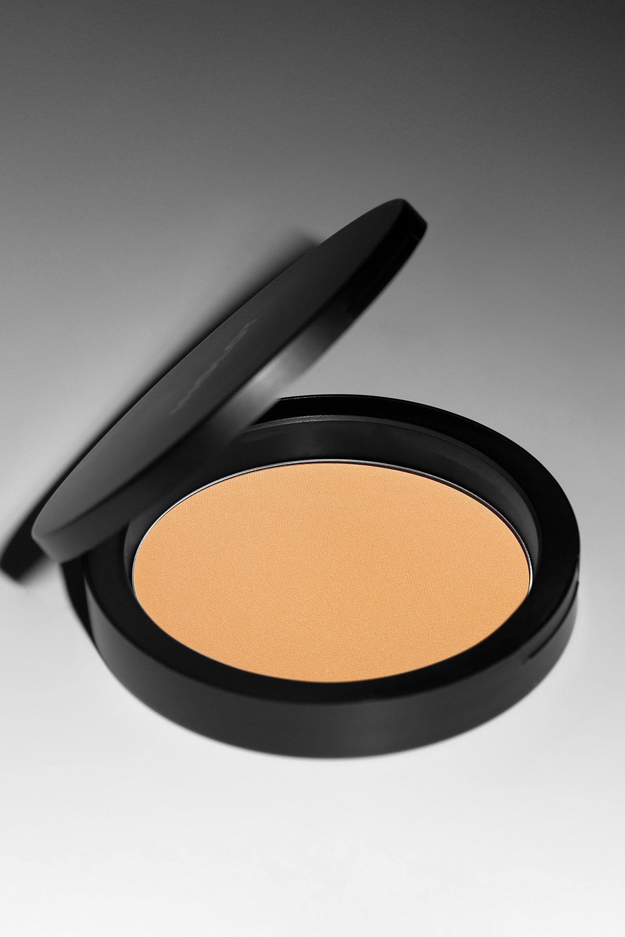 INGLOT Freedom System Satin Skin Pressed Powder image 4
