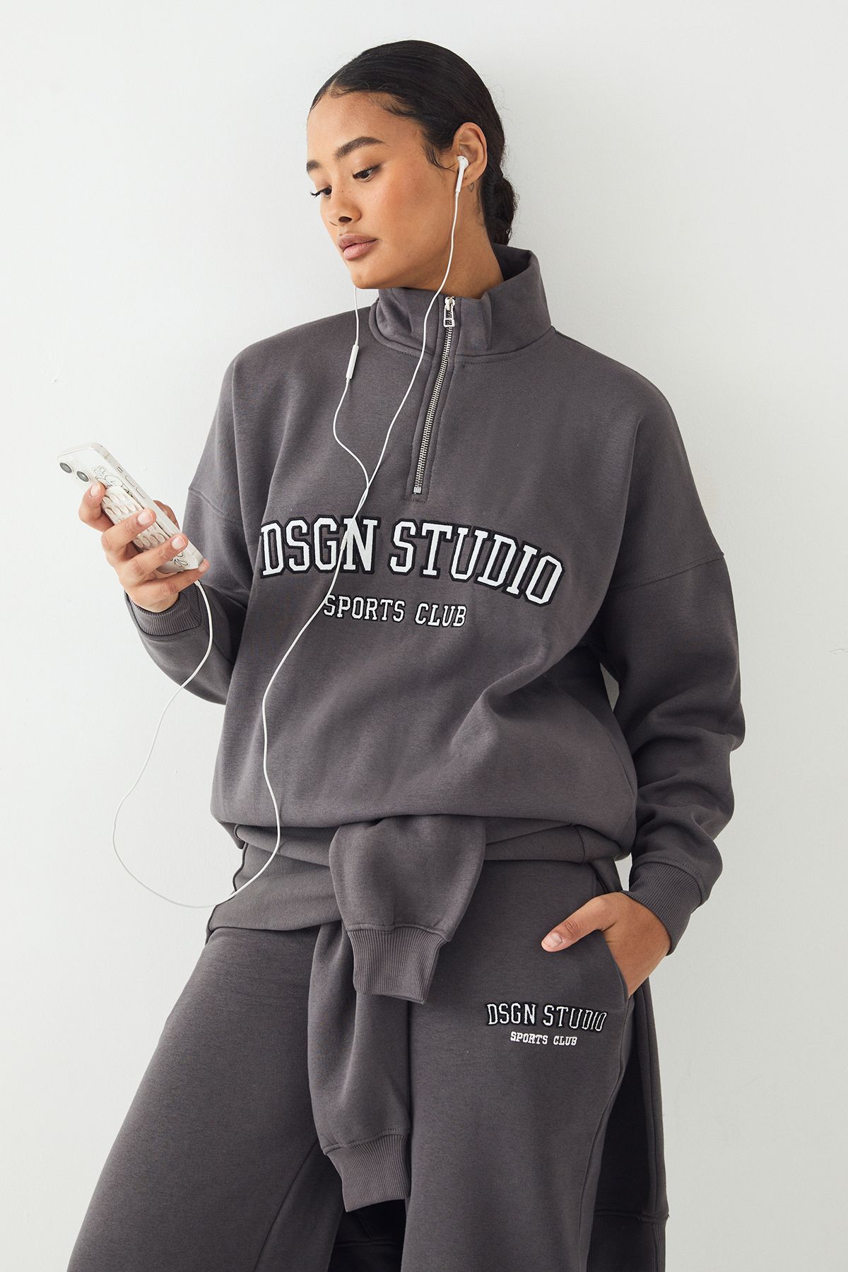 DSGN Studio DSGN Studio Applique Oversized Half Zip Sweatshirt Charcoal image 3