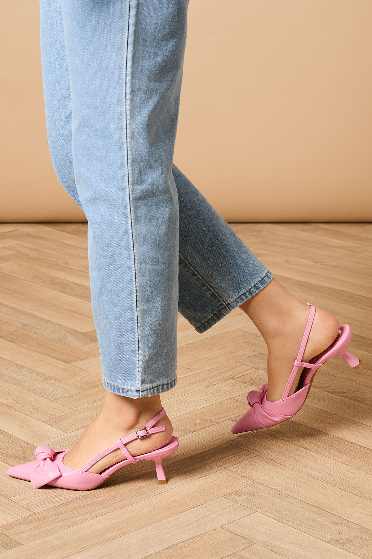 Oasis Dilly Faux Leather Bow Detail Slingback Kitten Heel Court Shoes Pink image 1