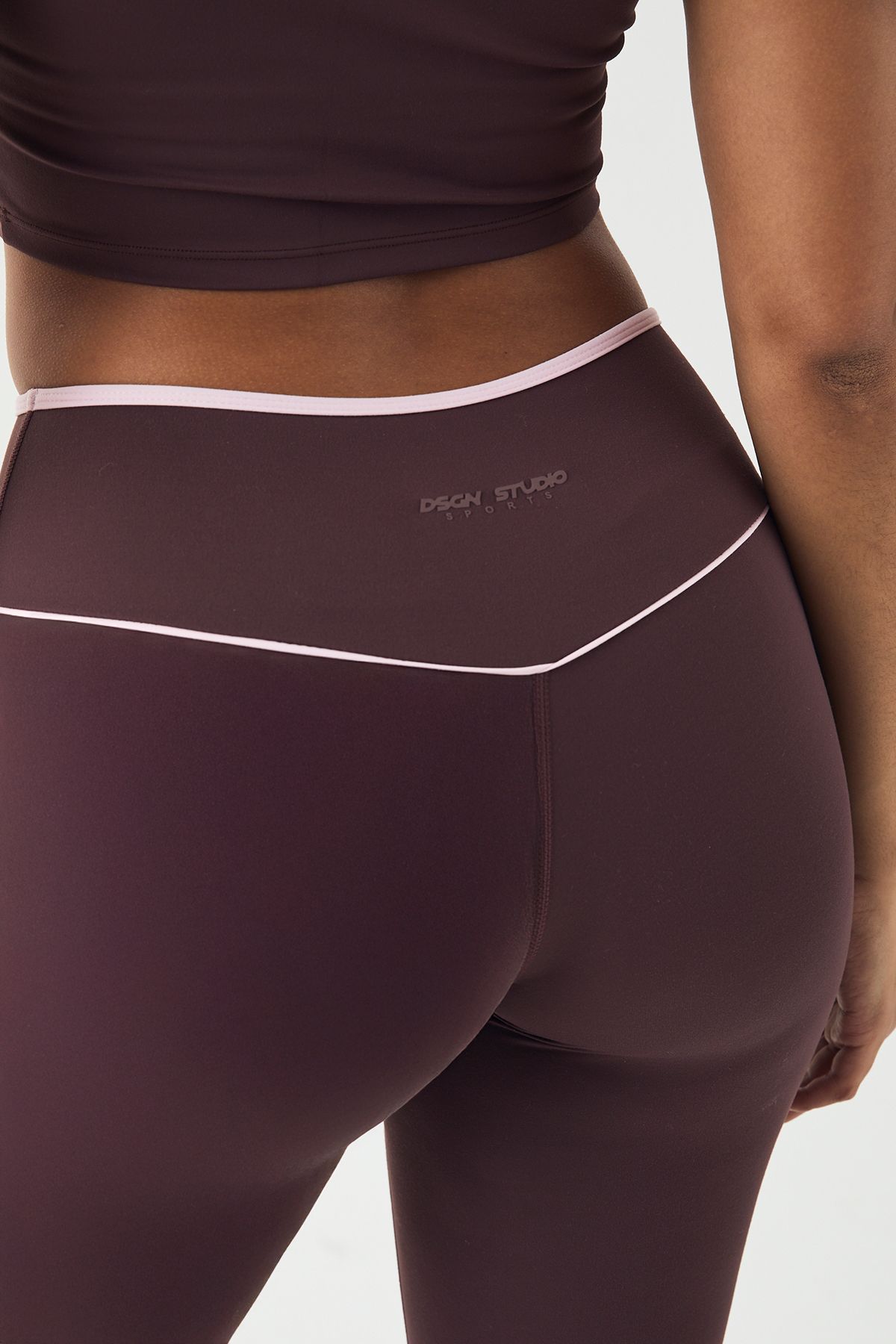 DSGN Studio DSGN Studio Sports Ultra Sculpt Contrast Piping High Waist Legging Chocolate image 4