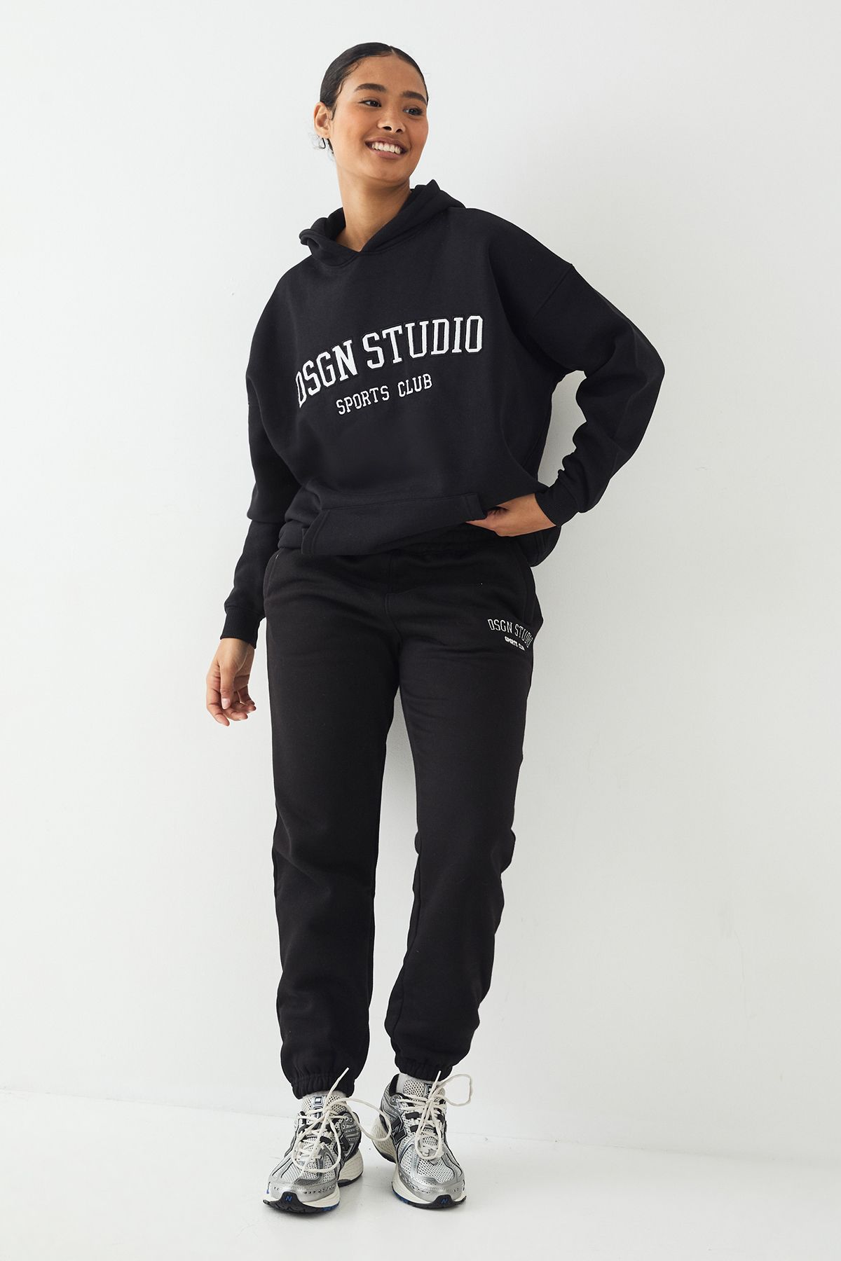 DSGN Studio DSGN Studio Applique Oversized Hoodie Black image 3