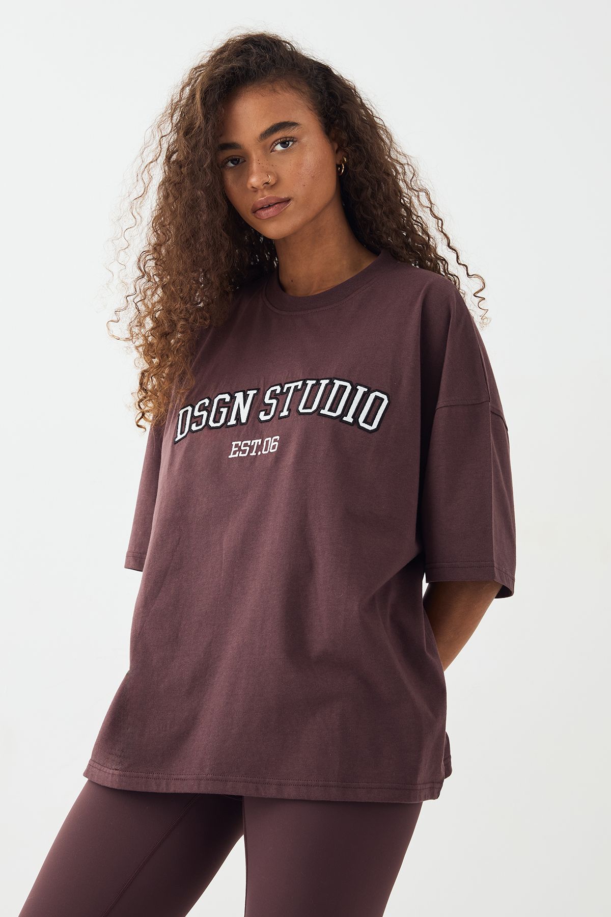 DSGN Studio DSGN Studio Applique Oversized T-shirt Chocolate image 3