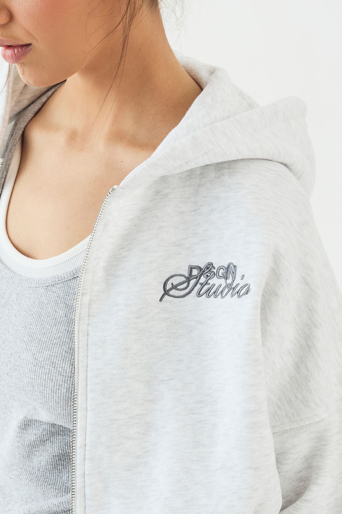 DSGN Studio DSGN Studio Towelling Applique Boxy Zip Through Hoodie Ash Grey image 4