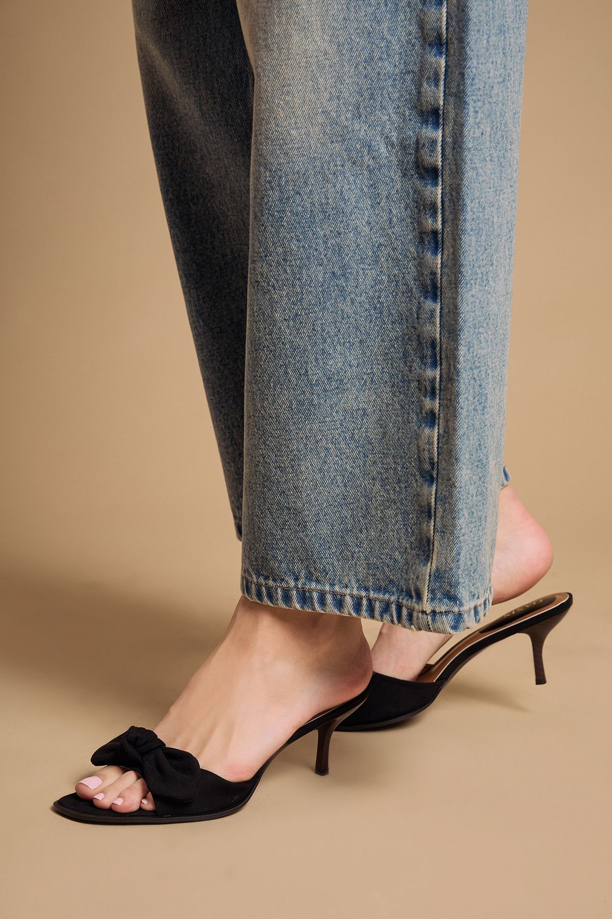 Oasis Jenny Faux Suede Bow Detail Kitten Heeled Mules Natural Black