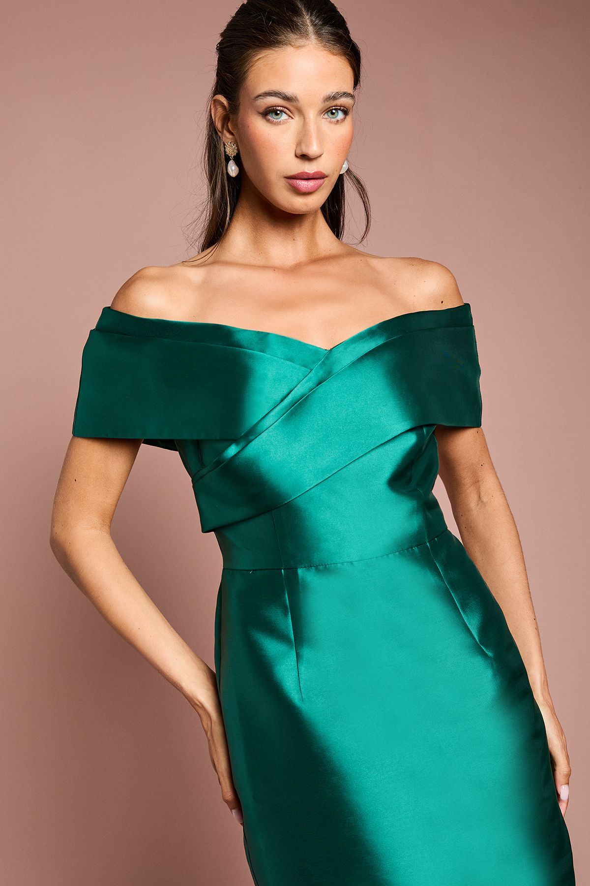 Coast Twill Bardot Pleat Detail Column Detail Maxi Bridesmaid Dress Emerald image 3