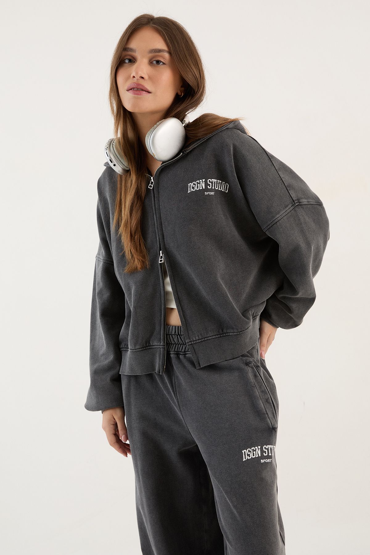 DSGN Studio DSGN Studio Collegiate Printed Zip Through Boxy Hoodie Charcoal