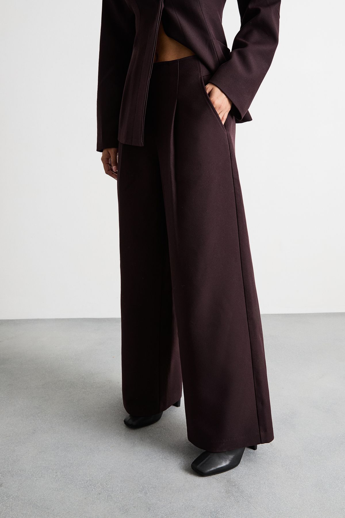 Warehouse The Premium Wide Leg Tailored Trousers Berry image 4