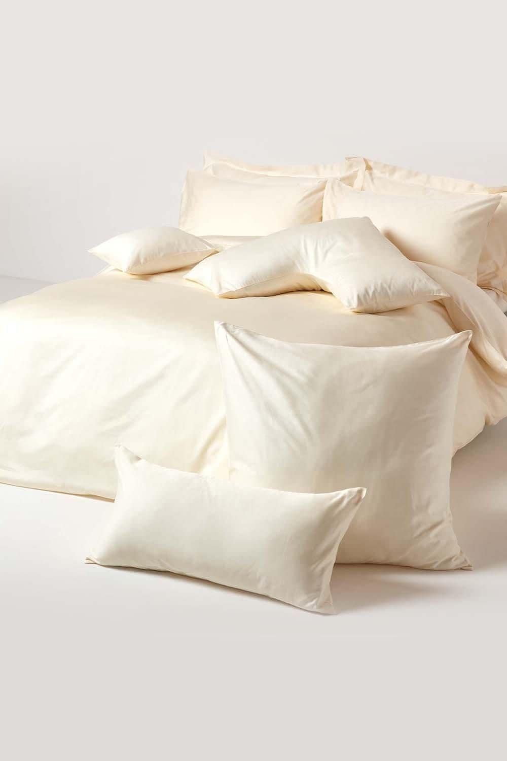 Homescapes Sateen Cotton Continental Pillowcase 400 TC, 40 x 40 cm image 4