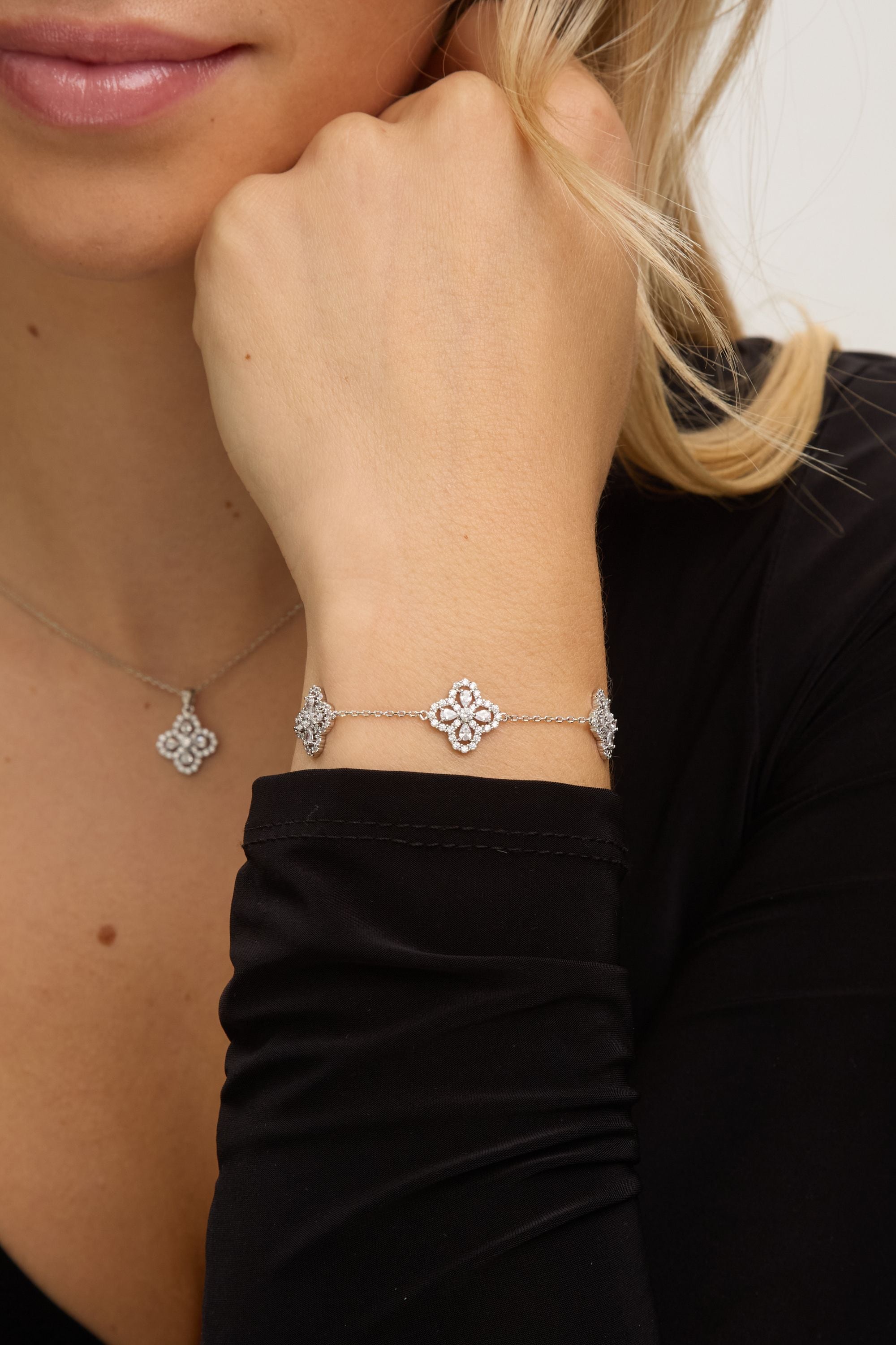 Jon Richard Rhodium Plated and Cubic Zirconia Clover Bracelet - Gift Box image 5