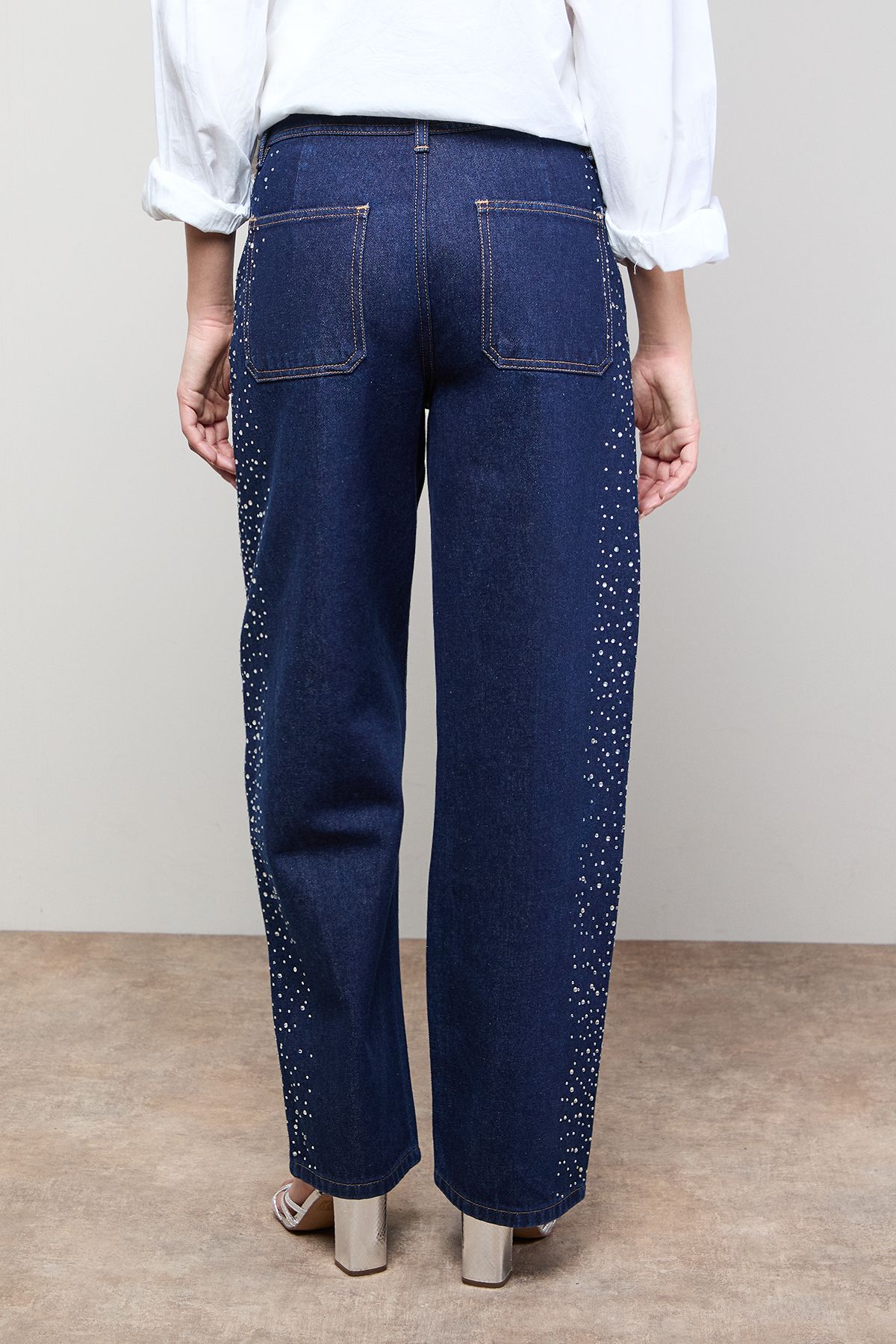 Oasis Hotfix Pocket Detail Wide Leg Jean Dark Wash image 3