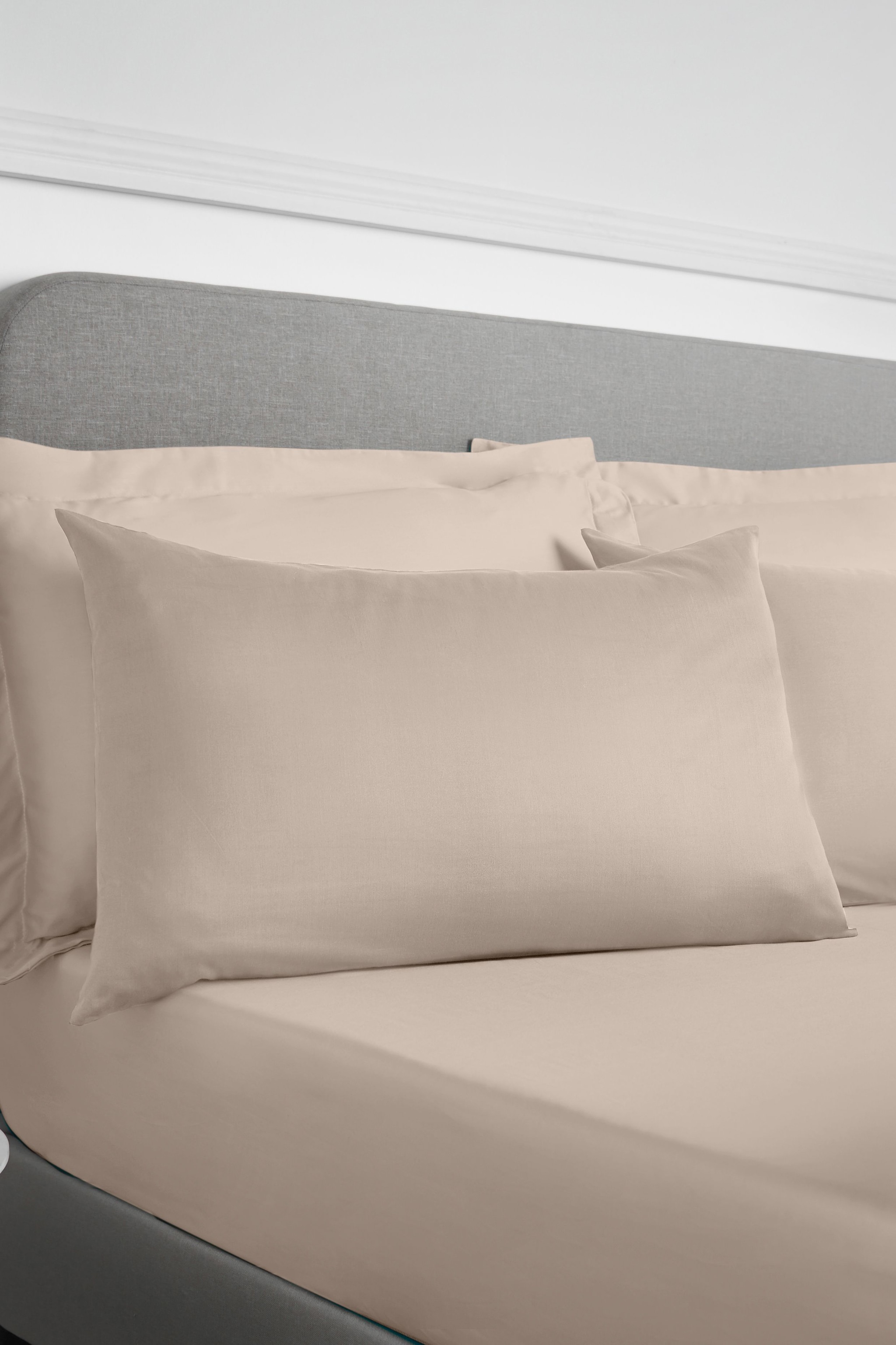 Bianca '400 Thread Count Cotton Sateen' Standard Pillowcases image 2