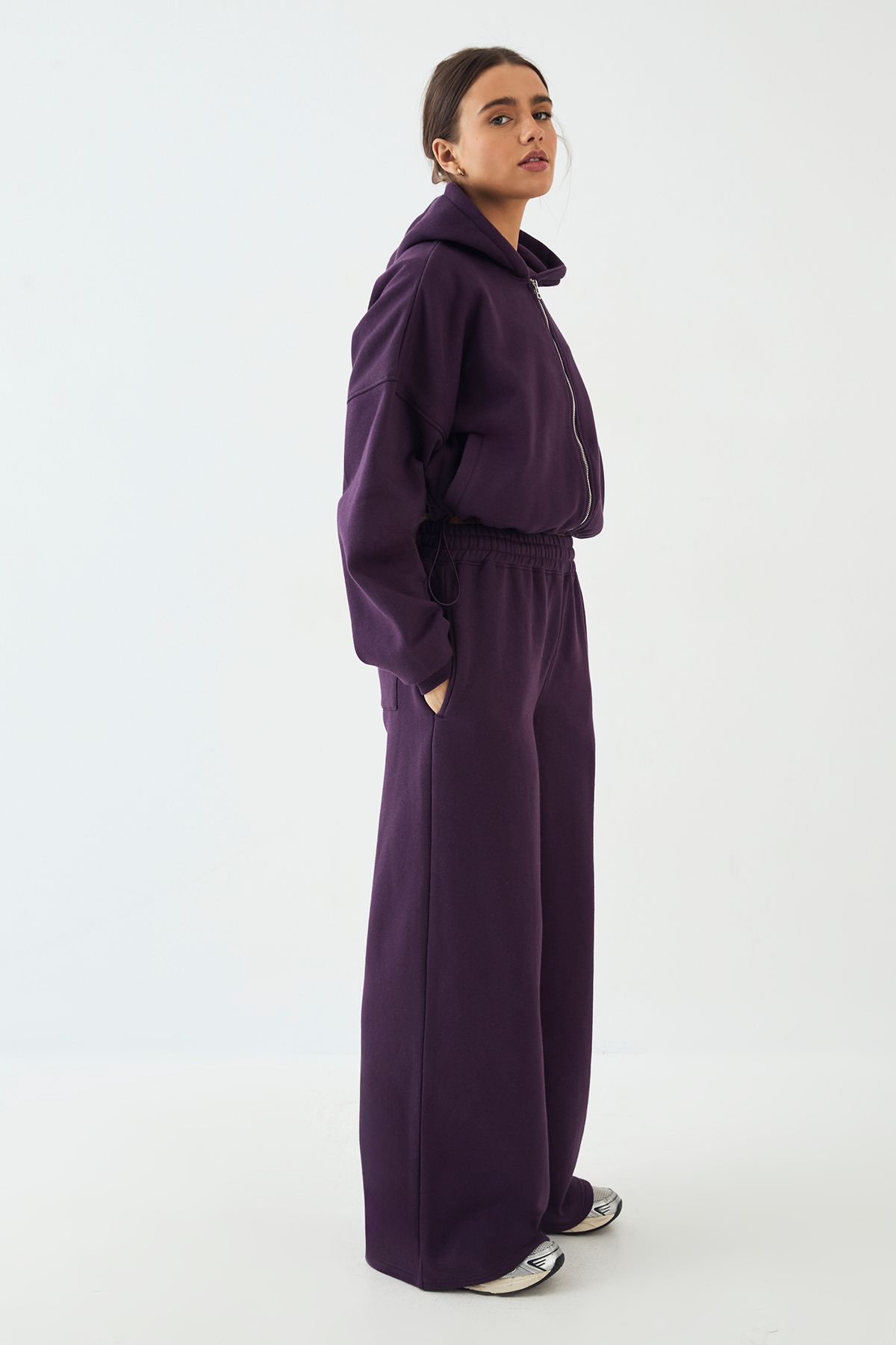 DSGN Studio DSGN Studio Towelling Applique Straight Leg Jogger Aubergine image 3