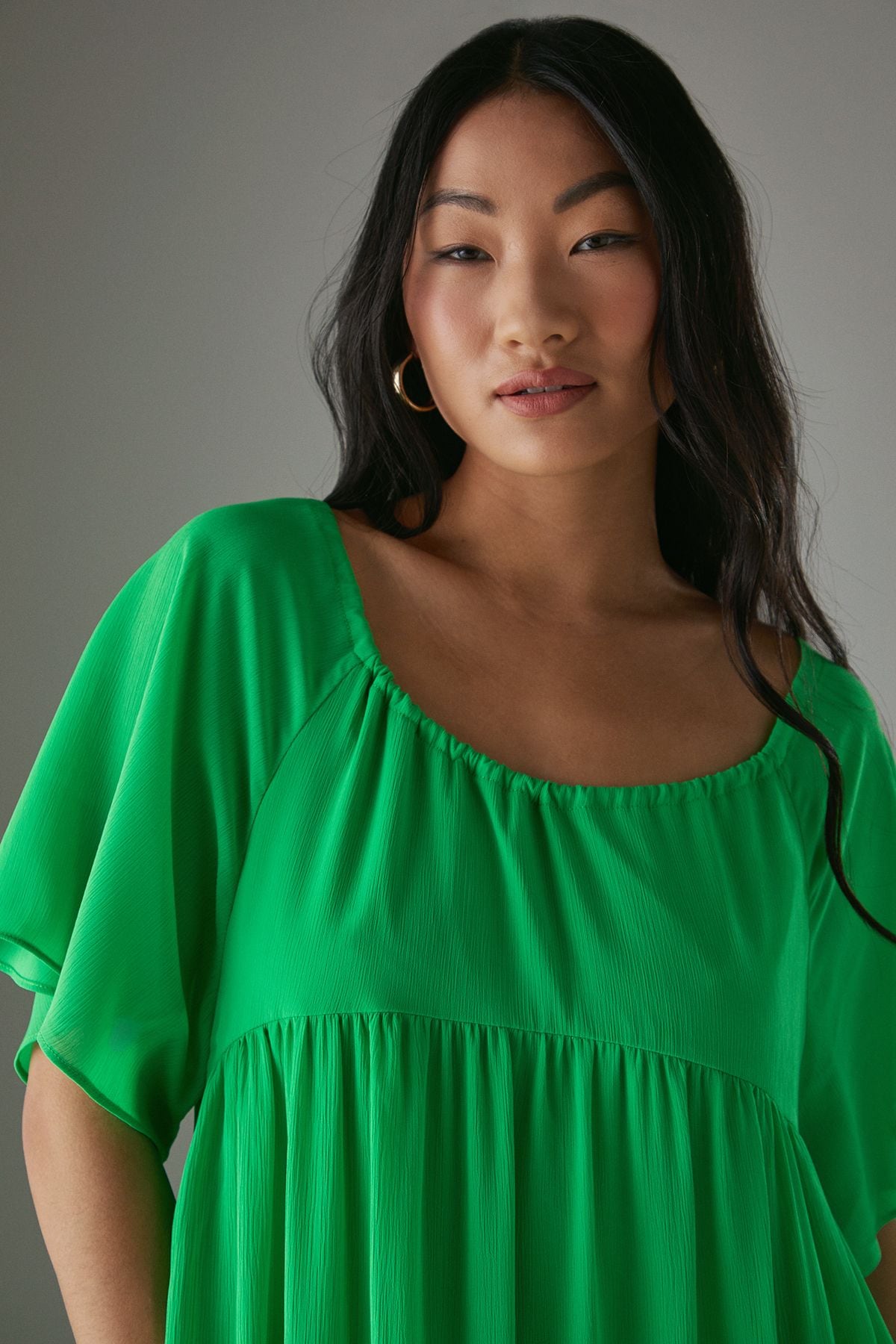 Warehouse Petite Chiffon Tier Smock Midi Dress Green image 4