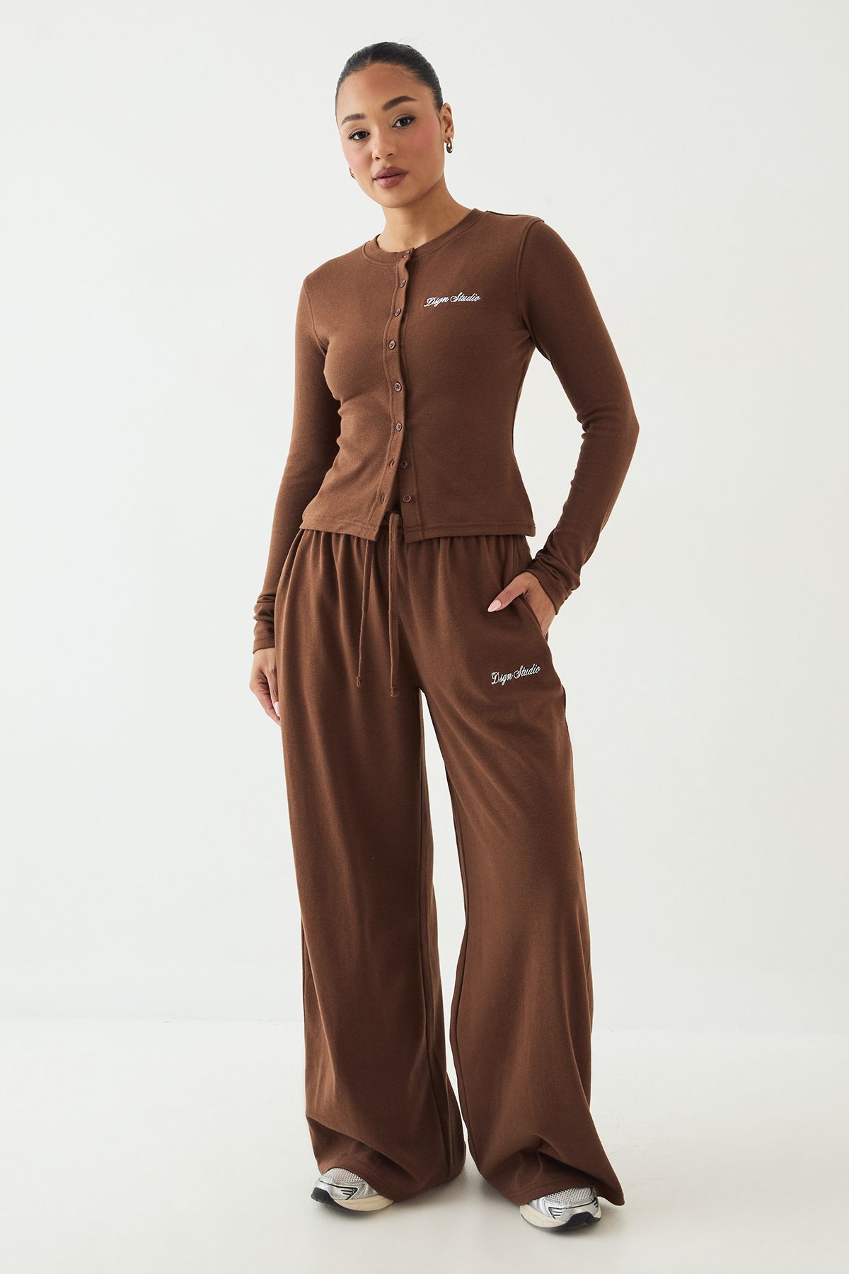 DSGN Studio DSGN Studio Embroidered Rib Wide Leg Trouser Mocha image 3