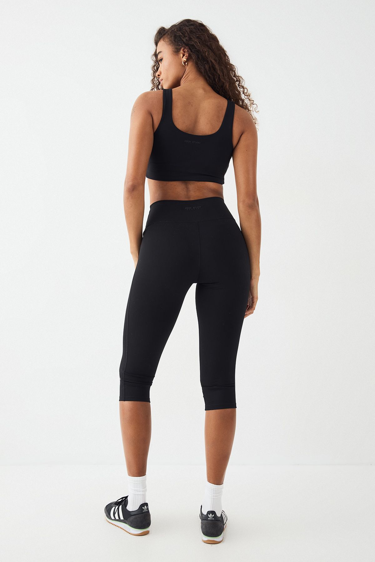 DSGN Studio DSGN Studio Ultra Sculpt Capri Legging Black image 2