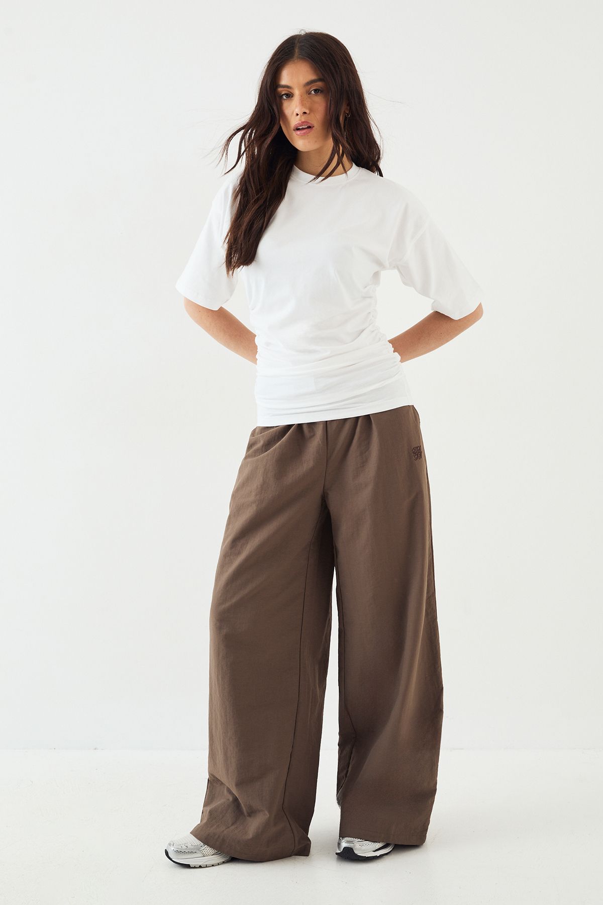 DSGN Studio DSGN Studio Ruched Side Cinched Short Sleeve Top White image 3