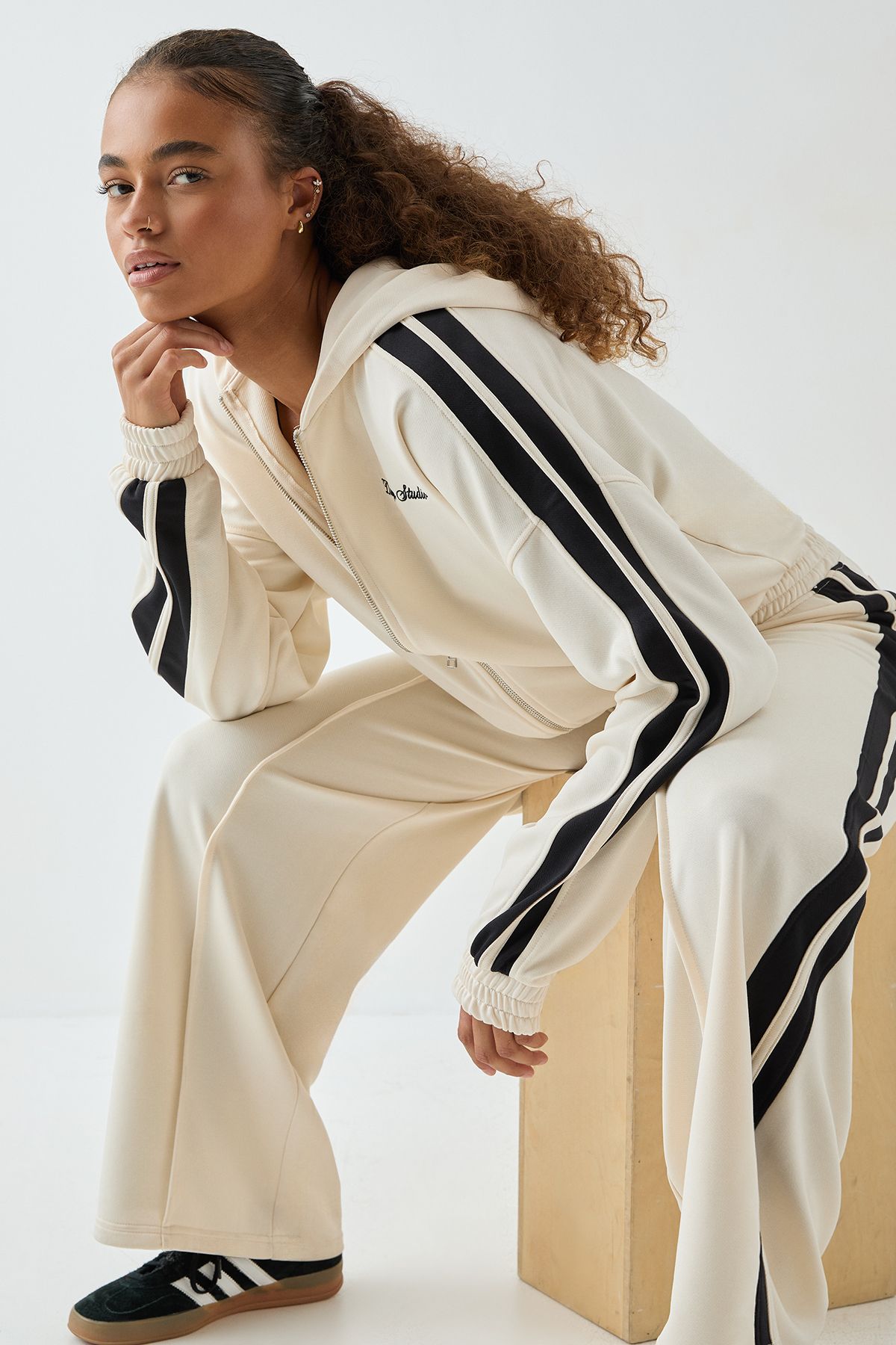 DSGN Studio DSGN Studio Tricot  Side Stipe Straight Leg Jogger Cream image 4