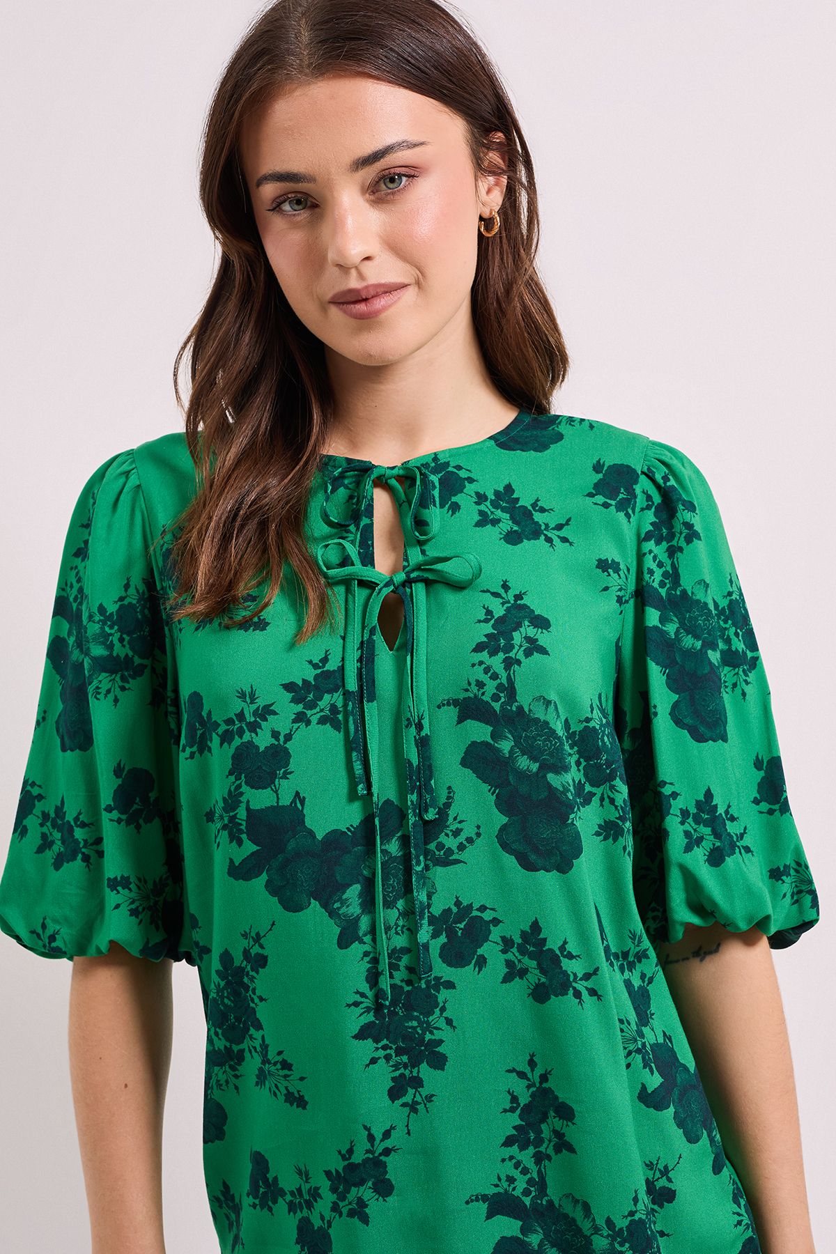 Dorothy Perkins Tie Detail Puff Sleeve Printed Top Green image 4