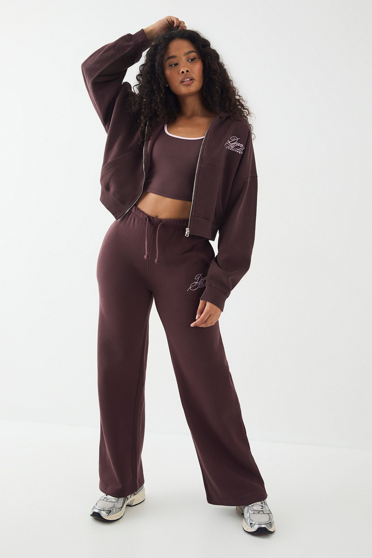 DSGN Studio DSGN Studio Contrast Script Straight Leg Jogger Chocolate