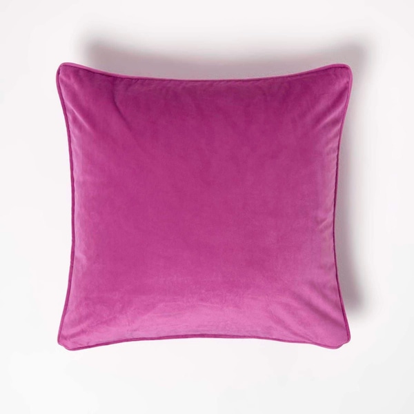 Homescapes Filled Velvet Cushion with Piped Edge 46 x 46 cm