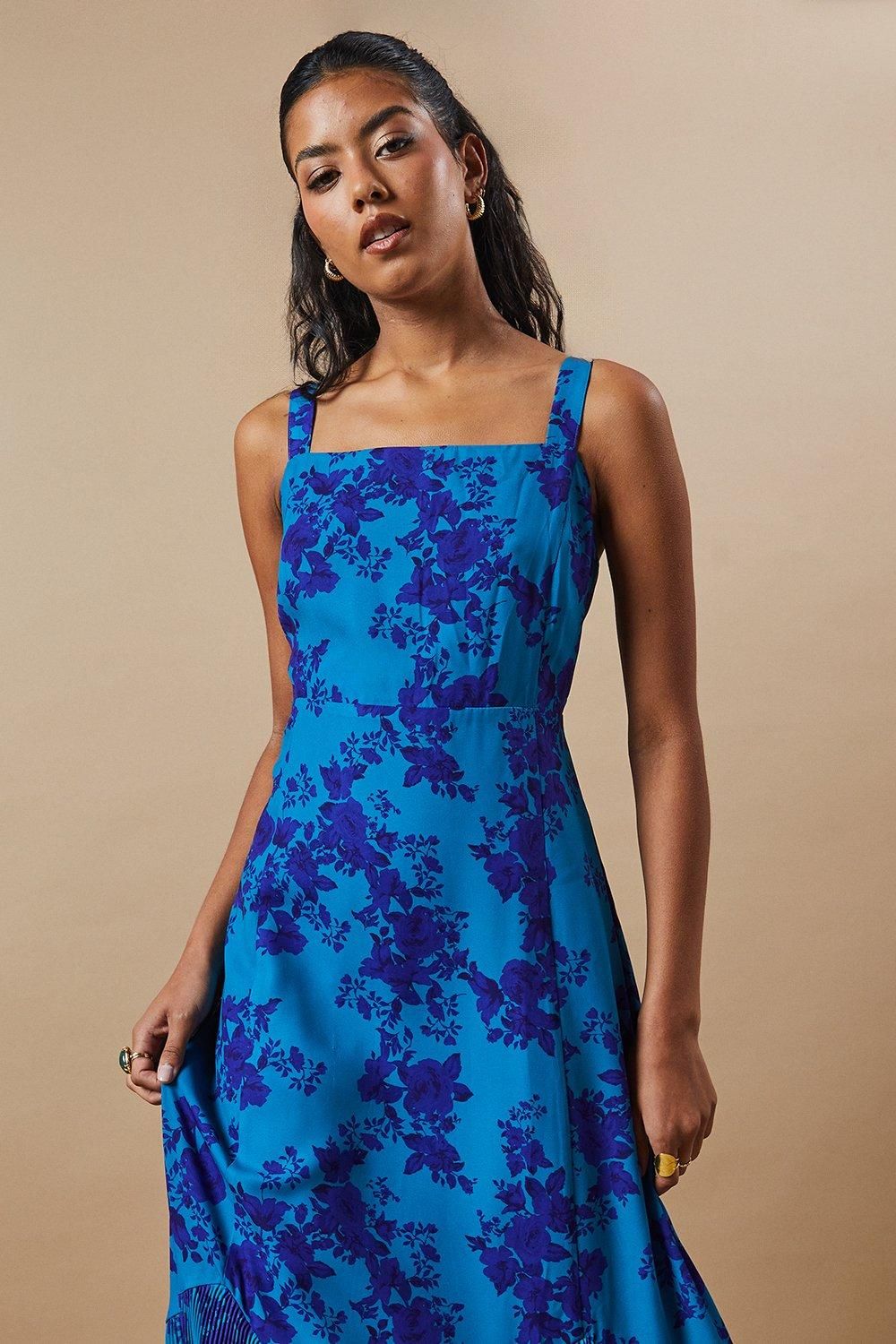 Oasis Petite Floral Pleated Hem Fishtail Midaxi Dress Green image 4