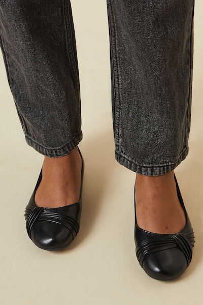 Dorothy Perkins Eliza Ruched Detail Flat Ballet Pumps Black