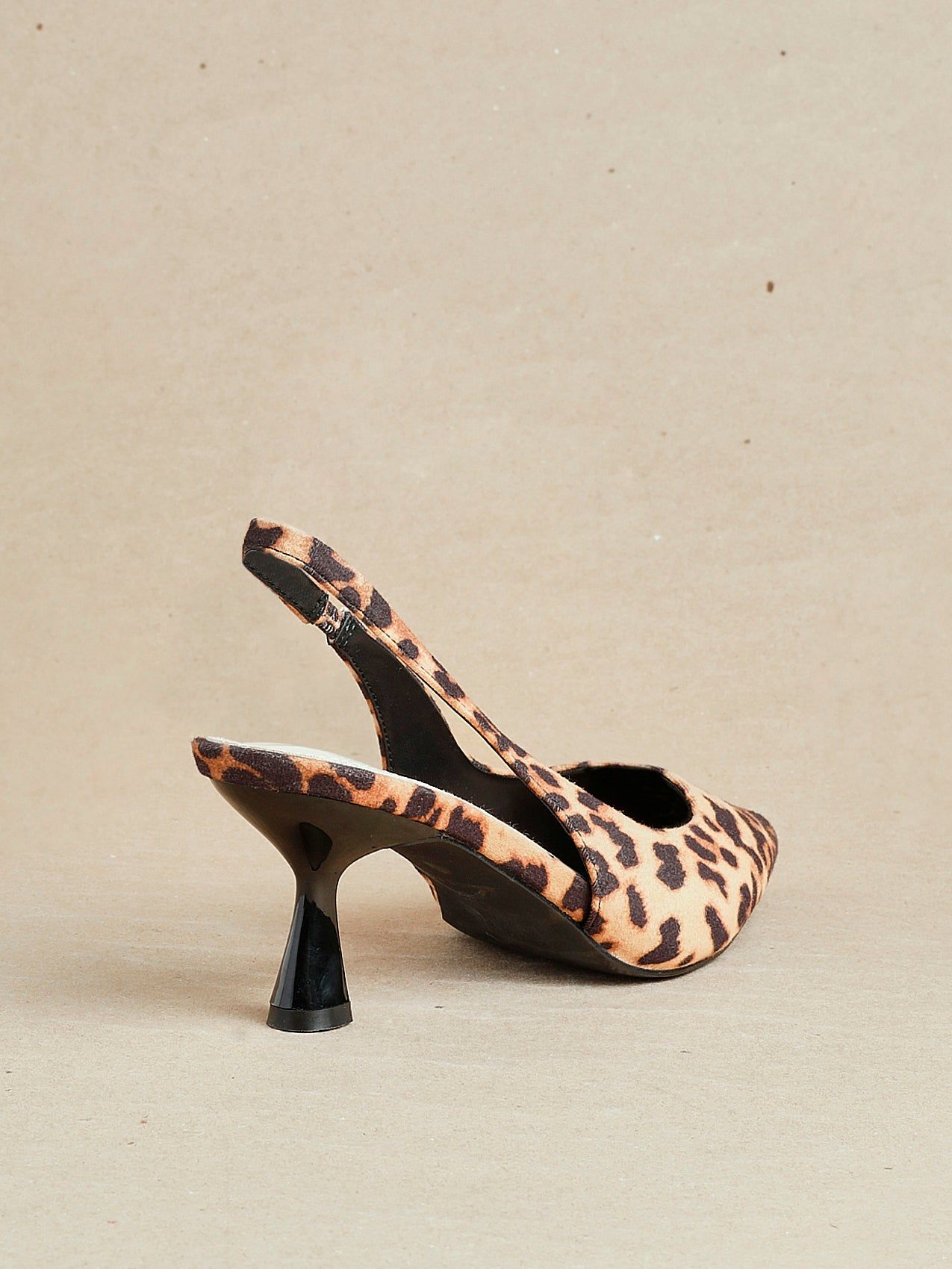 Linzi Izzie Wide Fit Leopard Print Sling Back Low Court Heel image 6