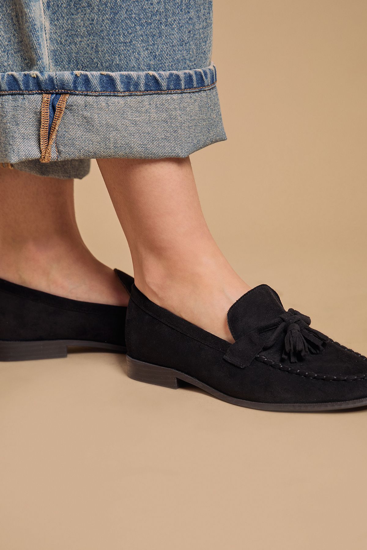 Oasis Toni Faux Suede Tassel Loafers Natural Black image 4