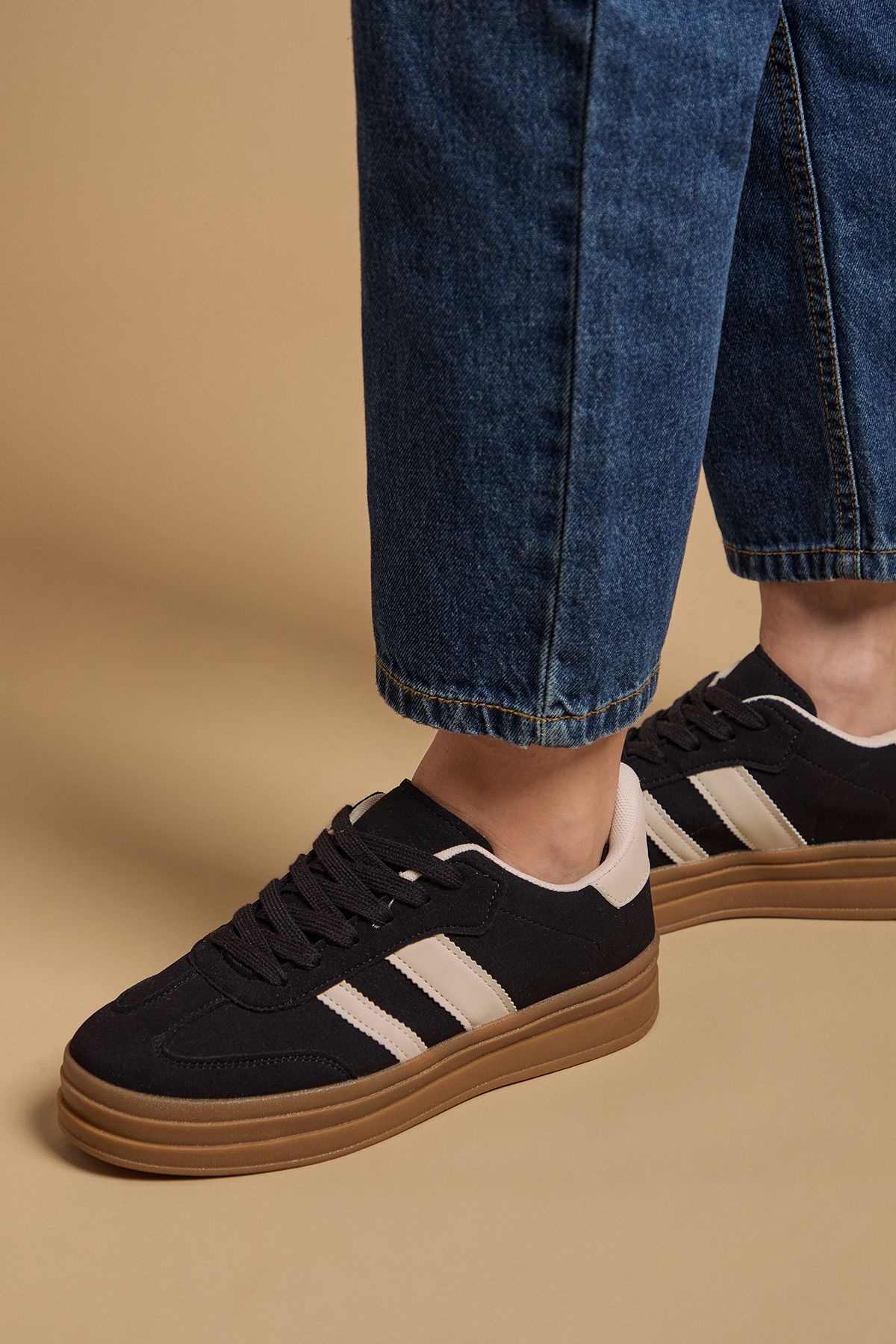 Oasis Isla Faux Suede Lace Up Platform Trainers Natural Black image 4