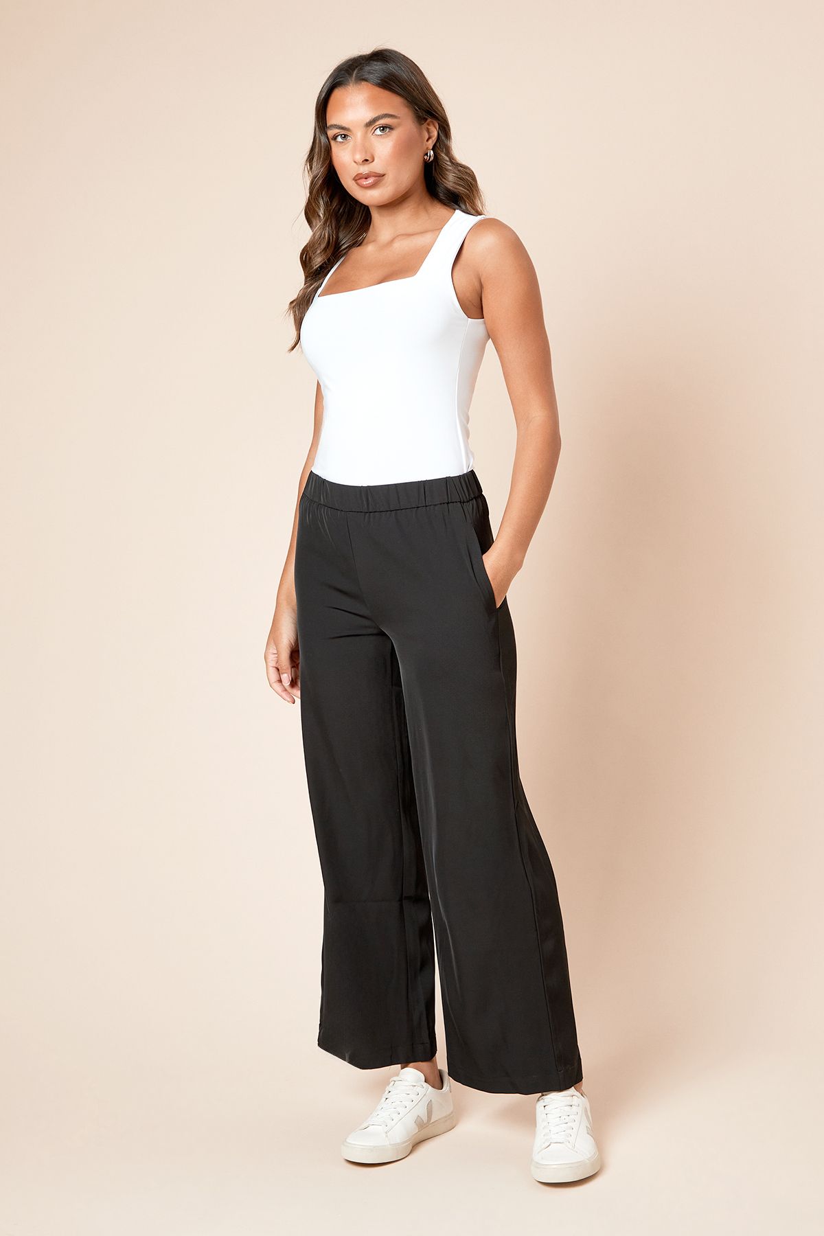 Dorothy Perkins Elasticated Waist Straight Leg Trouser Black image 1