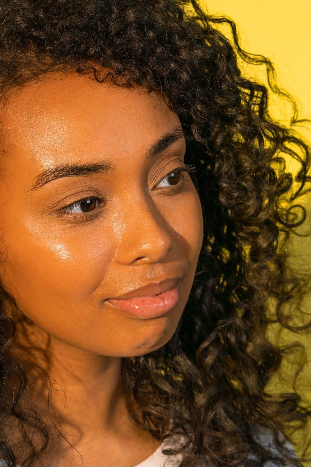 Garnier 3.5% Vitamin C, Niacinamide, Salicylic Acid, Brightening and Anti Dark Spot Serum Multi image 9