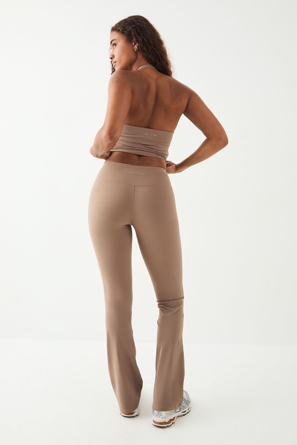 DSGN Studio DSGN Studio Sports Ultra Sculpt Flared Active Leggings Taupe image 2
