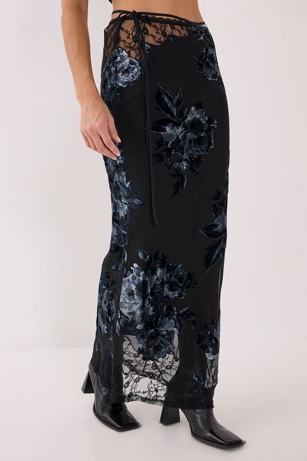 NastyGal Floral Devore Lace Cut Out Tie Waist Maxi Skirt Black image 2