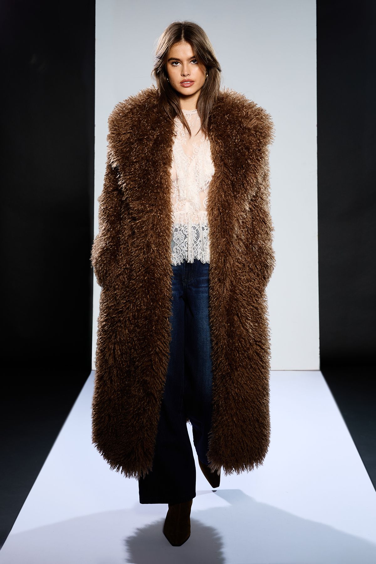 RUNWAY 1.8.1.8 Runway 1.8.1.8 Long Shaggy Fur Coat Brown