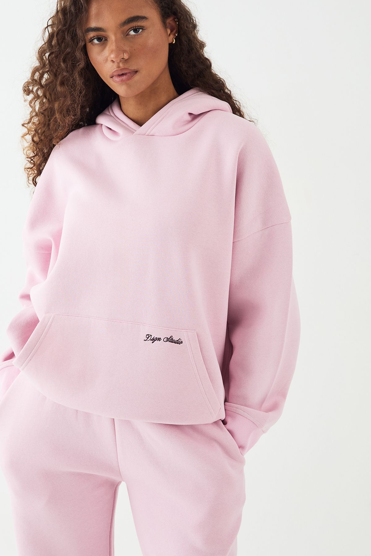 DSGN Studio DSGN Studio Script Embroidered Hooded Tracksuit Pink image 3