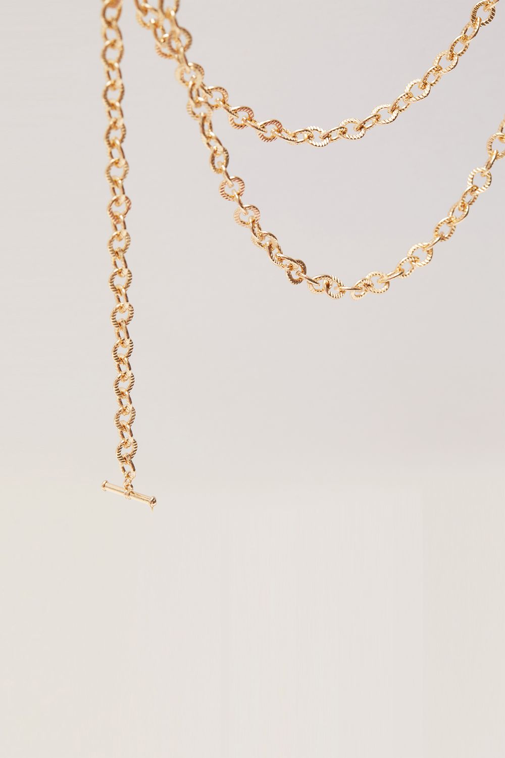 Mood Gold Polished Textured Chain Belt image 2