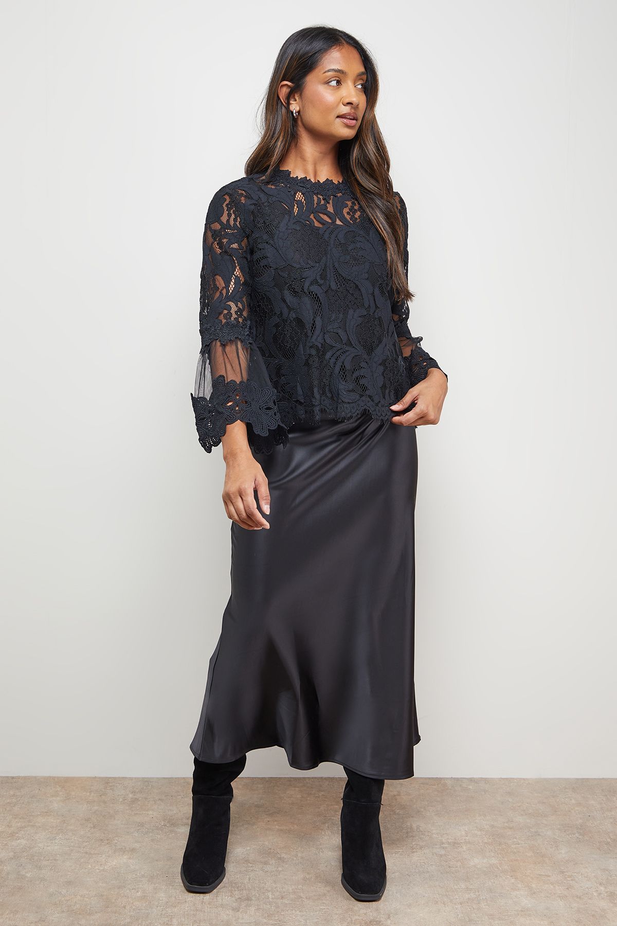 Oasis Lace Scalloped Trim Flared Sleeve Blouse Black image 2