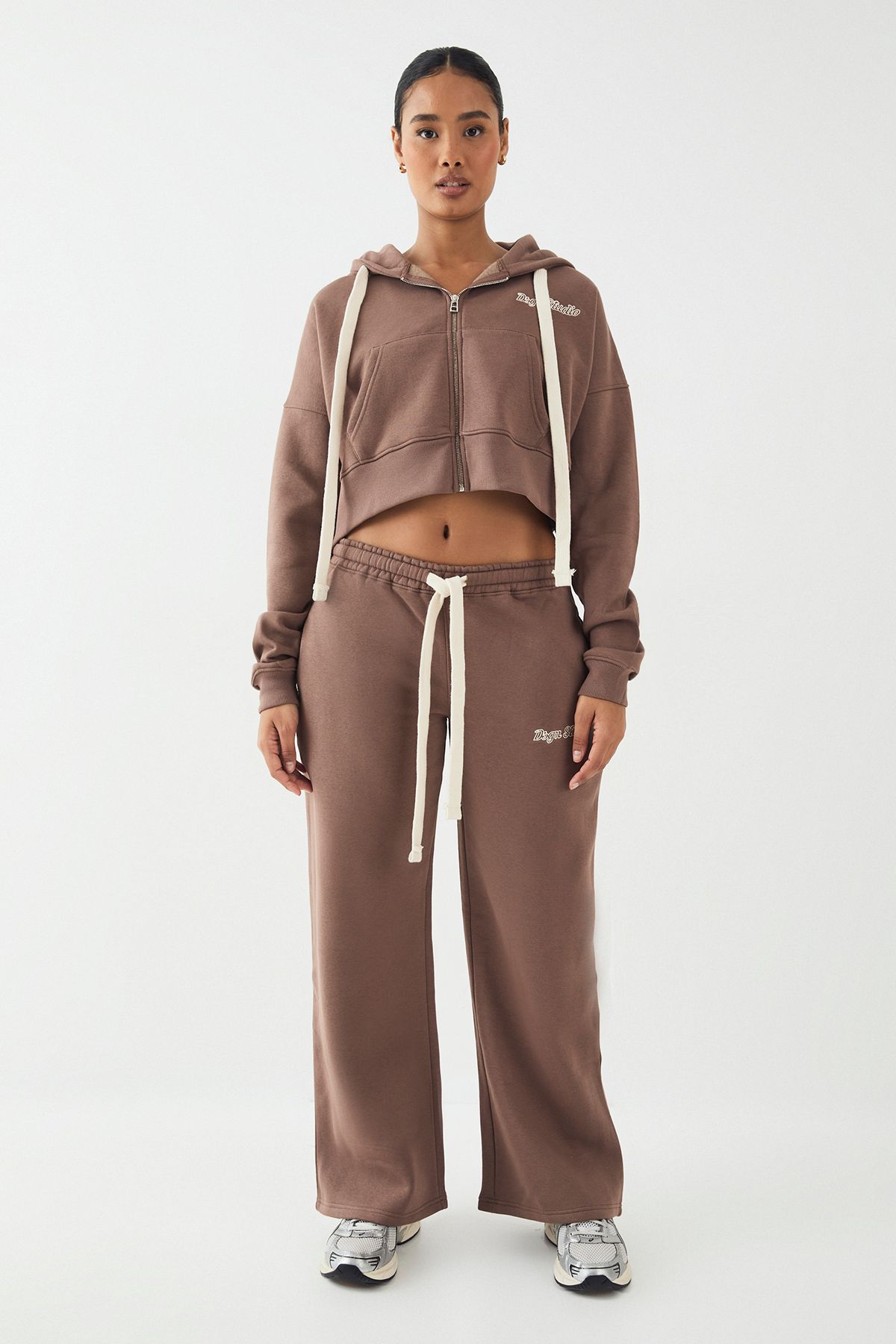 DSGN Studio DSGN Studio Contrast Drawcord Boxy Crop Hoodie Mocha image 5