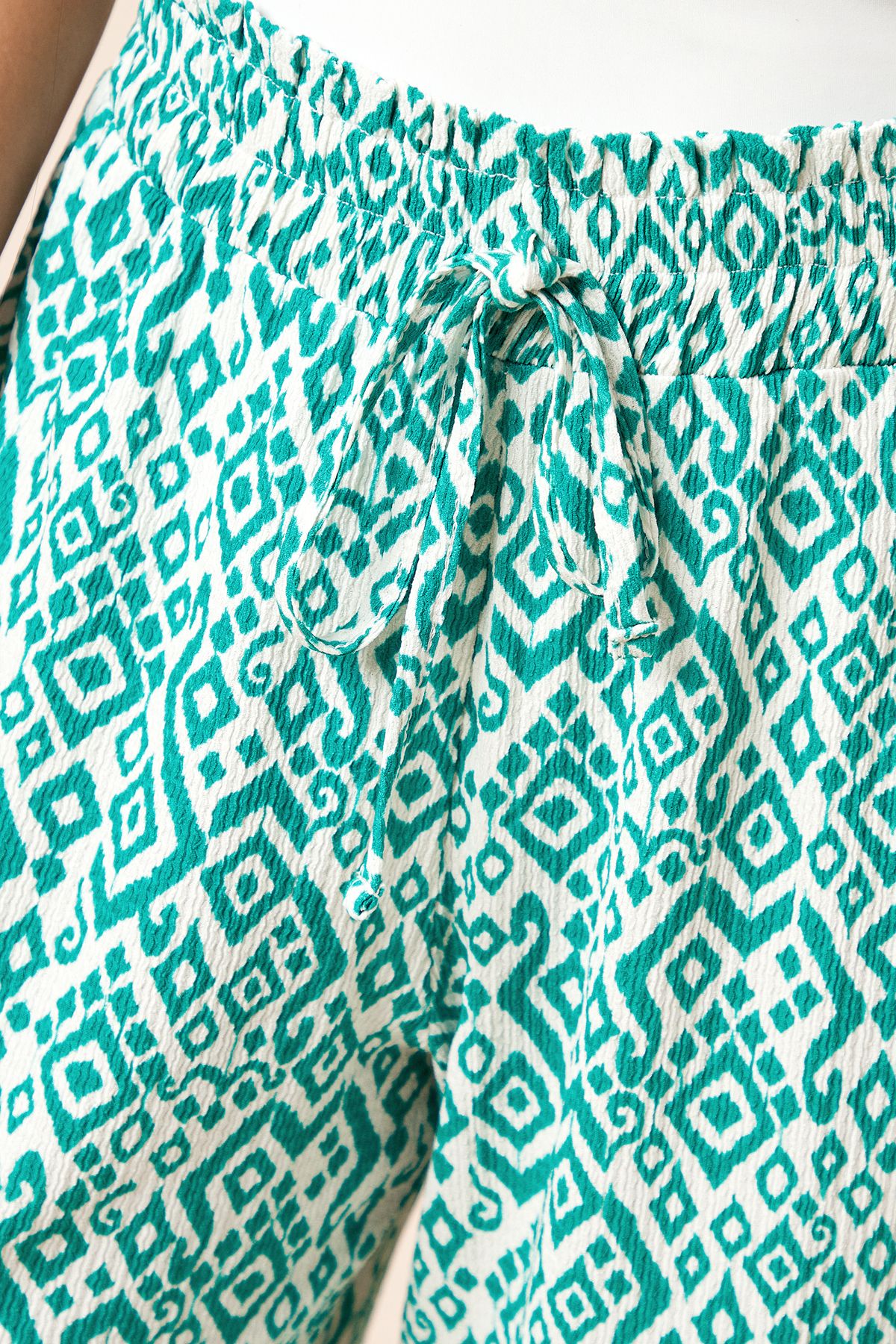 Dorothy Perkins Petite Printed Belted Wide Leg Jersey Trouser Green image 5