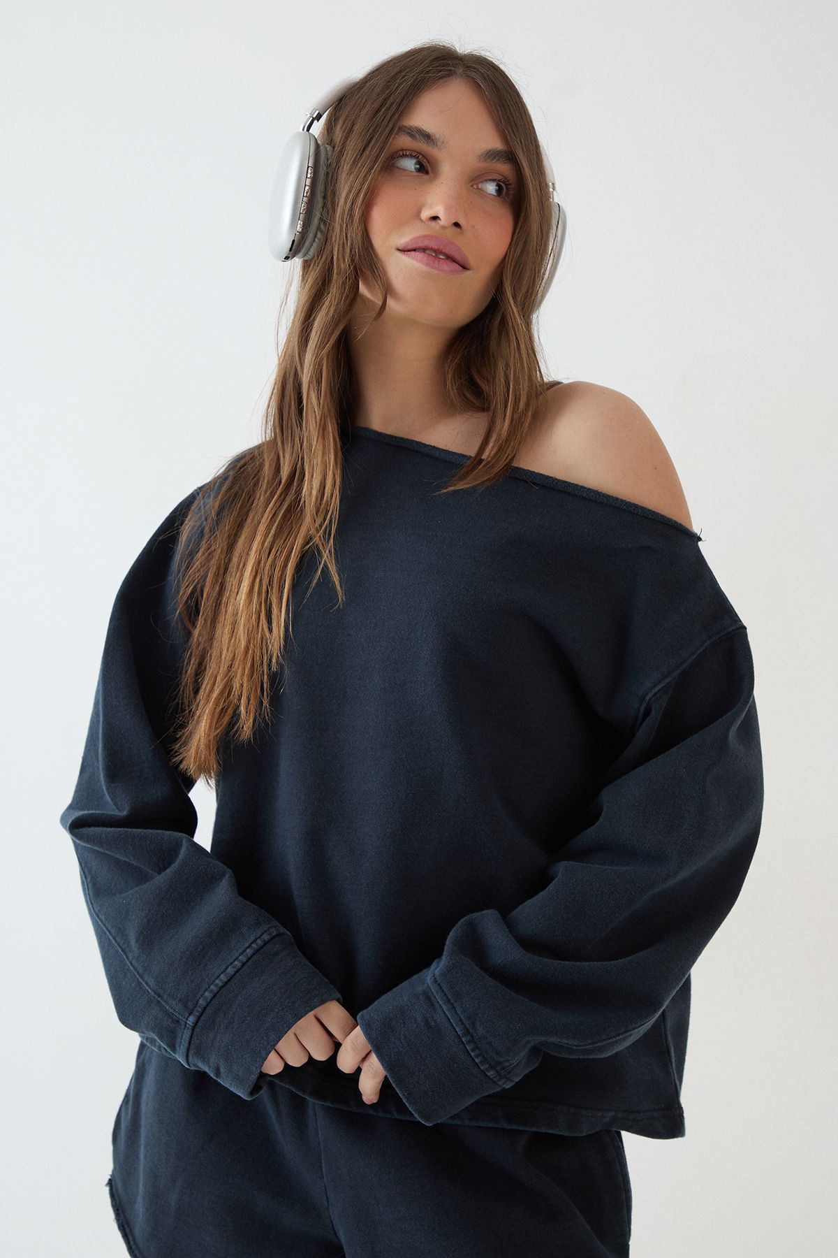 DSGN Studio DSGN Studio Heavyweight Washed Off The Shoulder Oversized Sweatshirt Washed Black
