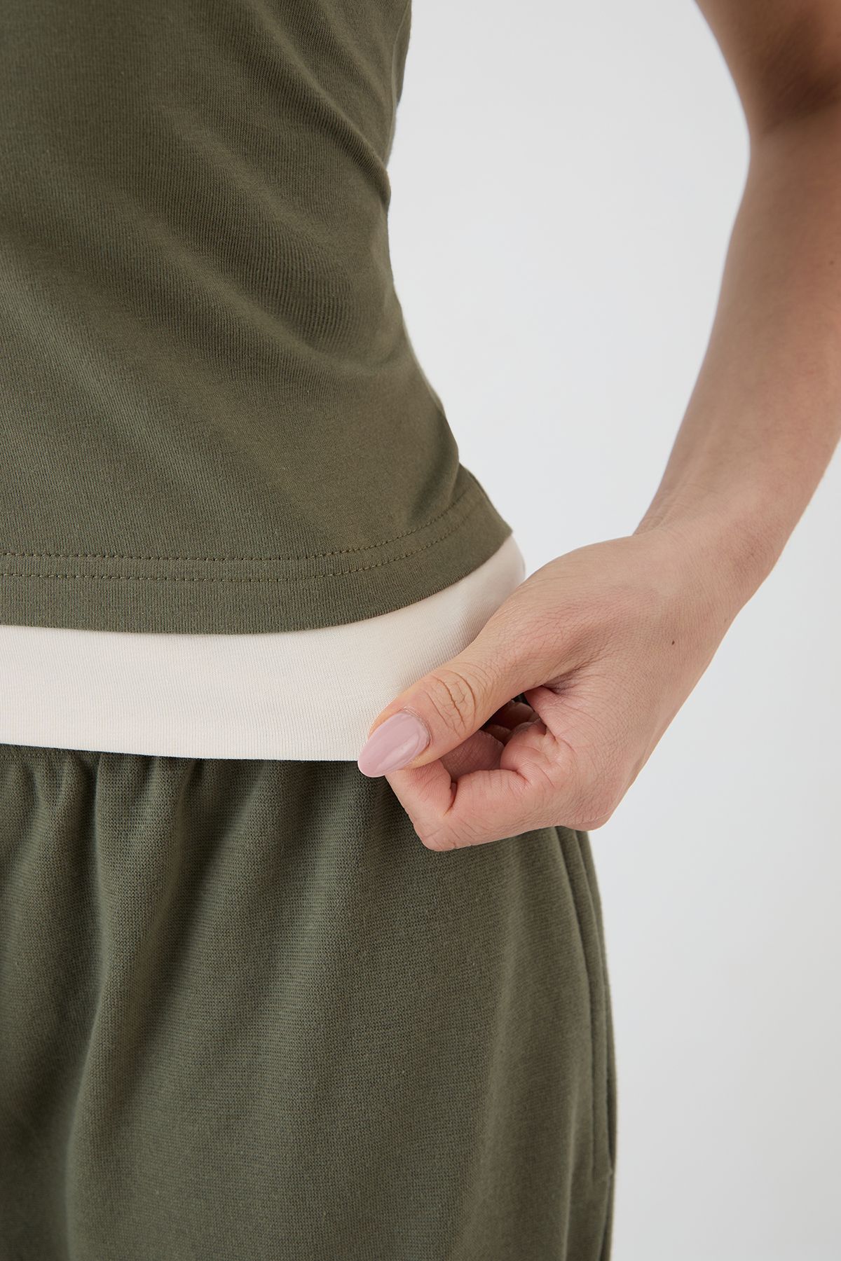 DSGN Studio DSGN Studio Contrast Short Sleeve Top Olive image 4