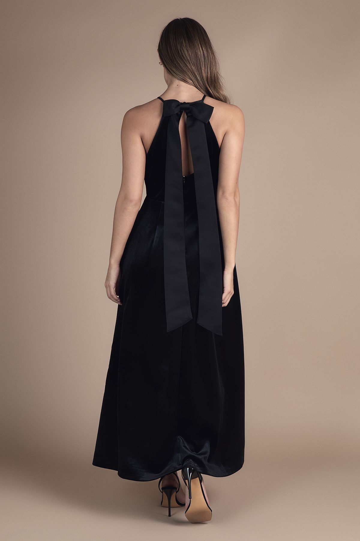 Coast Velvet Halterneck Bow Back Maxi Bridesmaid Dress Black image 3
