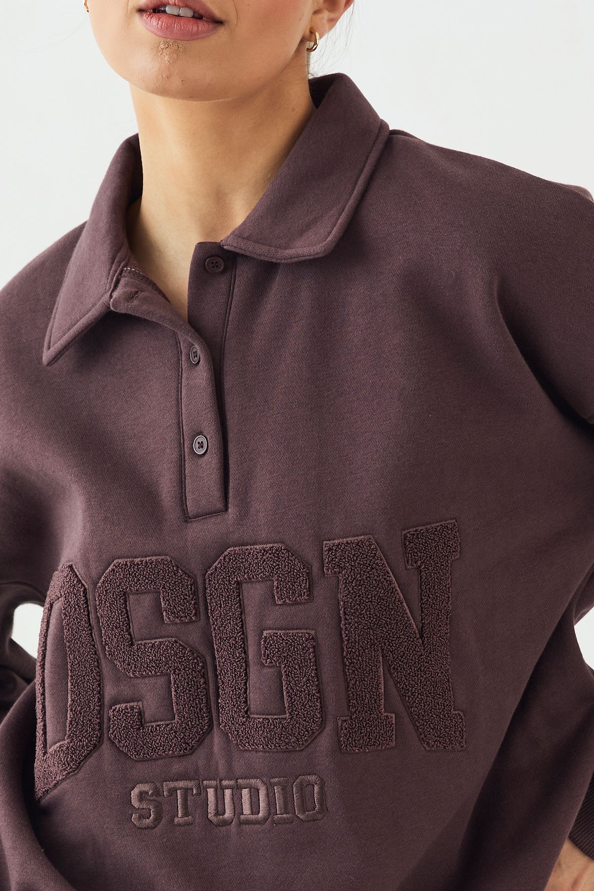 DSGN Studio DSGN Studio Towelling Applique Collared Rugby Sweatshirt Chocolate image 4